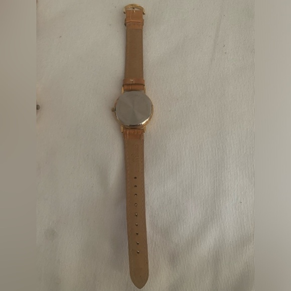 Women’s Quartz Brown Band and Pearl Face Watch, Slightly Used, Needs Battery - Picture 5 of 6
